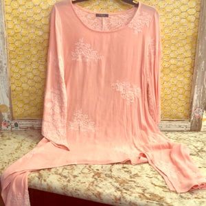 Airy blouse a line bottom